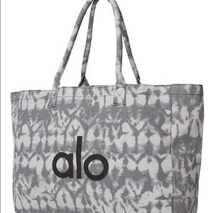 Alo Yoga grey tie dye shopper to tote yoga tote